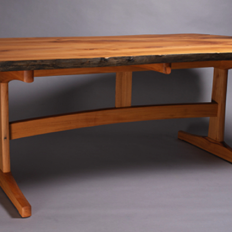 Madrone Table cambium edge from above.